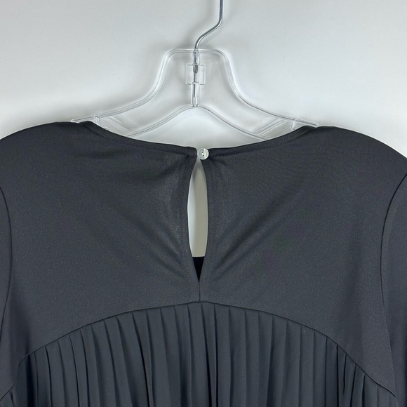 Women's 3/4 Sleeve Pleat Neck & Back w/ Key Hole Back Closure Blouse - Picture 5 of 6